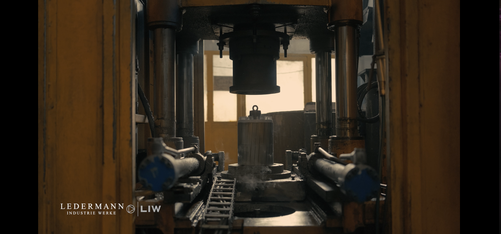 Motor component press